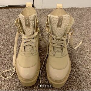 Sorel Women's Beige Winter Boots